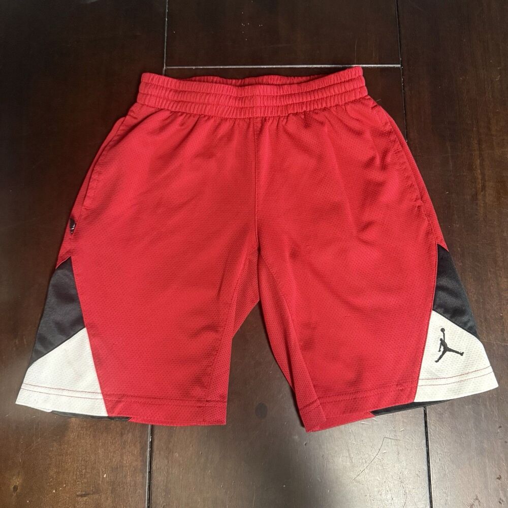 NIKE Air Jordan Boys Athletic Sport Basketball Shorts FLAW-READ Small 8-10yrs